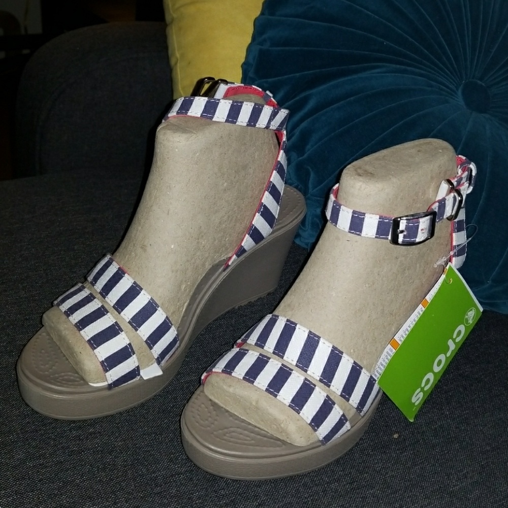 Crocs Striped Leigh Graphic Wedges